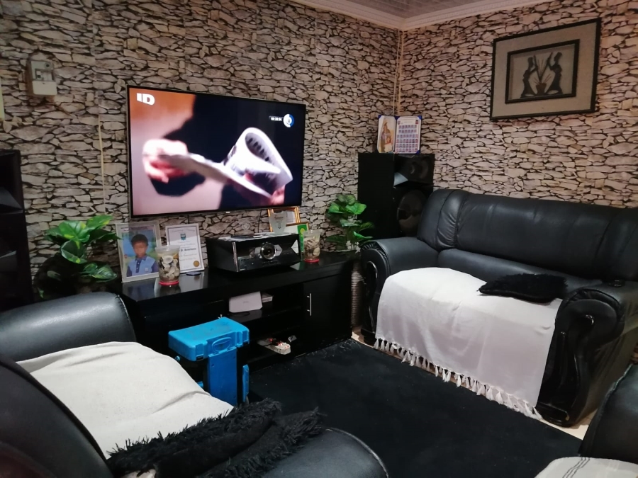 2 Bedroom Property for Sale in Tlhabane West North West